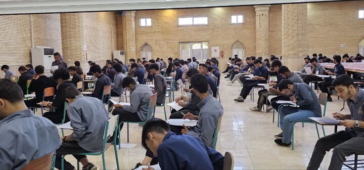 تصاویر/ بازدید امام جمعه کنگان از برگزاری امتحانات نهایی