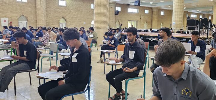 تصاویر/ بازدید امام جمعه کنگان از برگزاری امتحانات نهایی