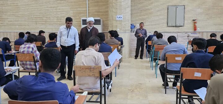 تصاویر/ بازدید امام جمعه کنگان از برگزاری امتحانات نهایی