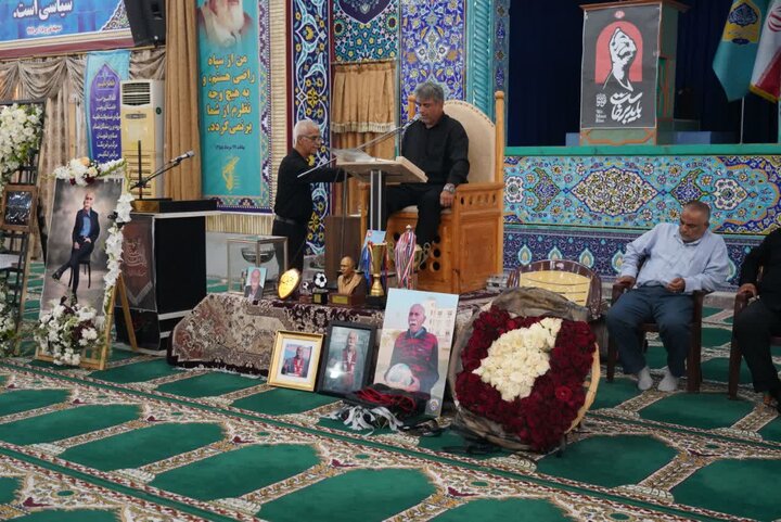تصاویر/ حضور نماینده ولی فقیه در استان بوشهر در مراسم ختم پیشکسوت فوتبال