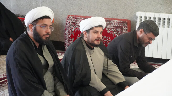 تصاویر/ دیدار مدیر سازمان تبلیغات اسلامی همدان با خانواده شهید سردار مرادی و جمعی از مسئولین هیئات، تشکل های قرآنی و فعالین فرهنگی بانوان