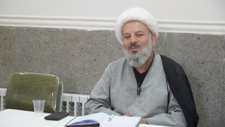 تصاویر/ دیدار مدیر سازمان تبلیغات اسلامی همدان با خانواده شهید سردار مرادی و جمعی از مسئولین هیئات، تشکل های قرآنی و فعالین فرهنگی بانوان