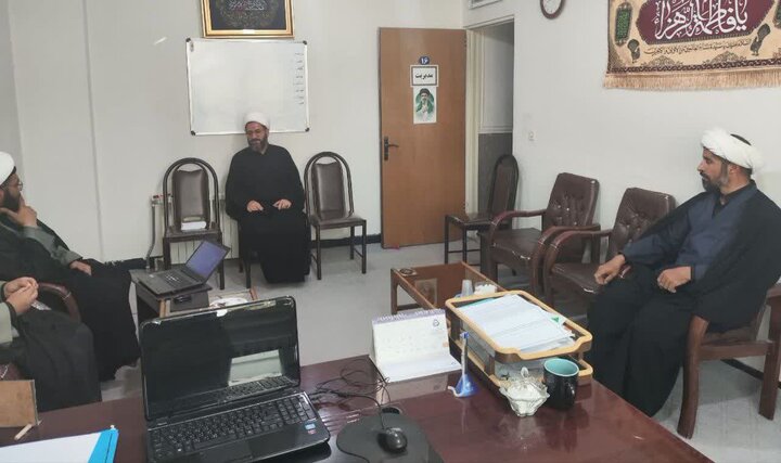 تصاویر/ نشست صمیمی مدیرکل تبلیغات اسلامی همدان با کارکنان خدوم و تلاشگر اداره تبلیغات اسلامی شهرستان اسدآباد
