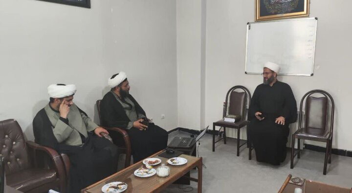 تصاویر/ نشست صمیمی مدیرکل تبلیغات اسلامی همدان با کارکنان خدوم و تلاشگر اداره تبلیغات اسلامی شهرستان اسدآباد
