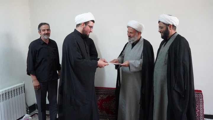 تصاویر/ نشست صمیمی مدیرکل تبلیغات اسلامی همدان با کارکنان خدوم و تلاشگر اداره تبلیغات اسلامی شهرستان اسدآباد