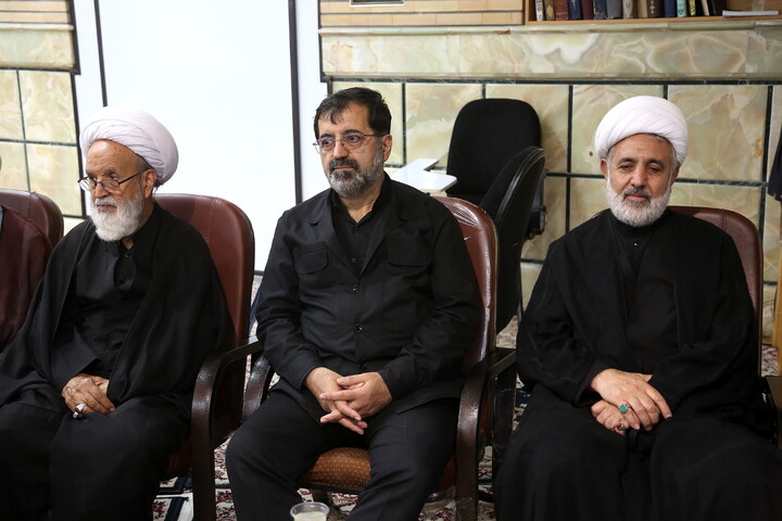 تصاویر/ مراسم بزرگداشت شهادت مظلومانه حضرت آیت‌الله العظمی امام سید علی خامنه‌ای در مرکز فقهی ائمه اطهار(ع)