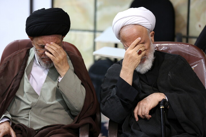 تصاویر/ مراسم بزرگداشت شهادت مظلومانه حضرت آیت‌الله العظمی امام سید علی خامنه‌ای در مرکز فقهی ائمه اطهار(ع)