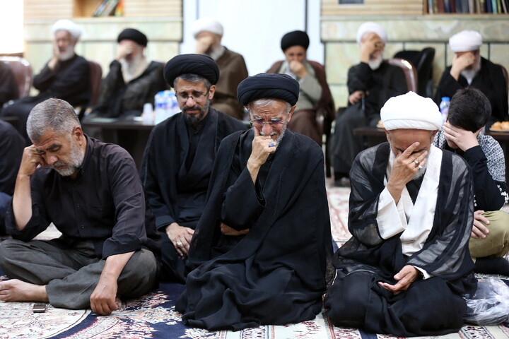 تصاویر/ مراسم بزرگداشت شهادت مظلومانه حضرت آیت‌الله العظمی امام سید علی خامنه‌ای در مرکز فقهی ائمه اطهار(ع)