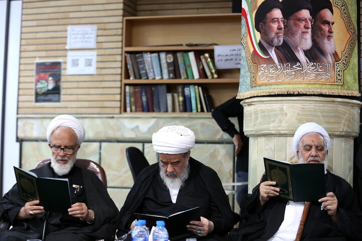 تصاویر/ مراسم بزرگداشت شهادت مظلومانه حضرت آیت‌الله العظمی امام سید علی خامنه‌ای در مرکز فقهی ائمه اطهار(ع)