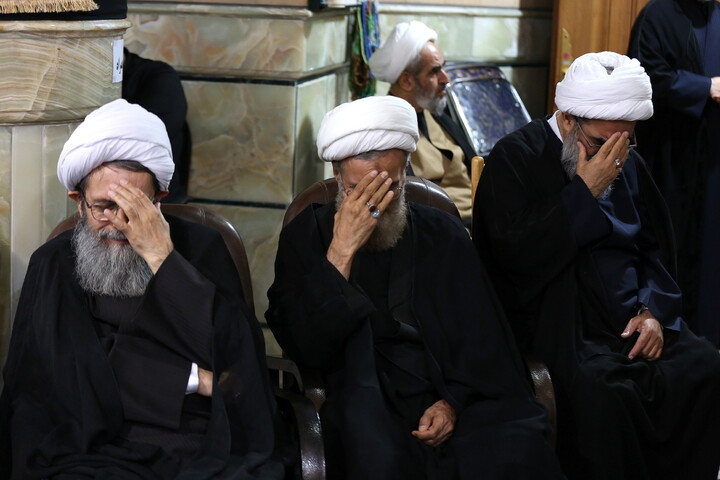 تصاویر/ مراسم بزرگداشت شهادت مظلومانه حضرت آیت‌الله العظمی امام سید علی خامنه‌ای در مرکز فقهی ائمه اطهار(ع)