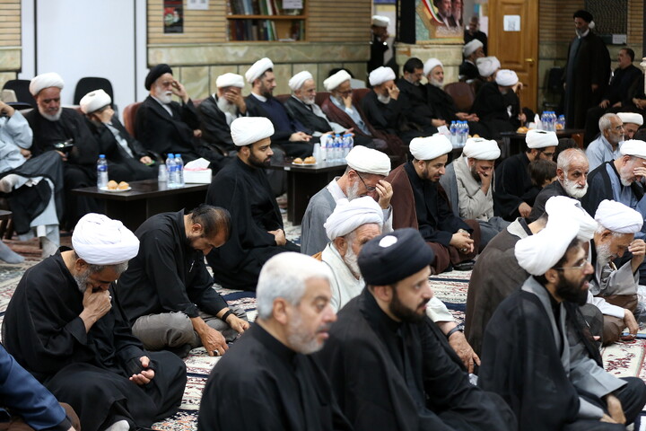 تصاویر/ مراسم بزرگداشت شهادت مظلومانه حضرت آیت‌الله العظمی امام سید علی خامنه‌ای در مرکز فقهی ائمه اطهار(ع)