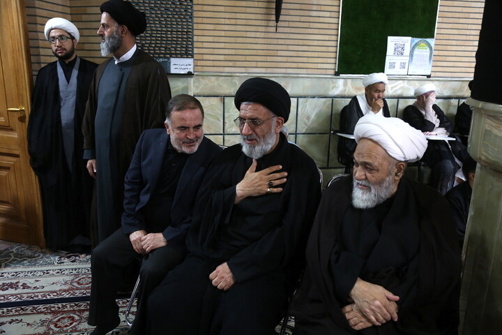 تصاویر/ مراسم بزرگداشت شهادت مظلومانه حضرت آیت‌الله العظمی امام سید علی خامنه‌ای در مرکز فقهی ائمه اطهار(ع)