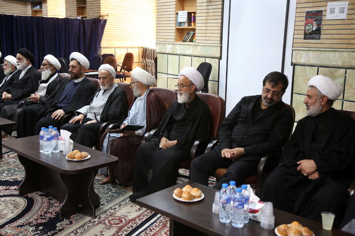 تصاویر/ مراسم بزرگداشت شهادت مظلومانه حضرت آیت‌الله العظمی امام سید علی خامنه‌ای در مرکز فقهی ائمه اطهار(ع)