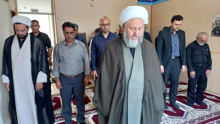 تصاویر/ حضورامام جمعه آران وبیدگل درجمع جوانان وکارکنان ادارات