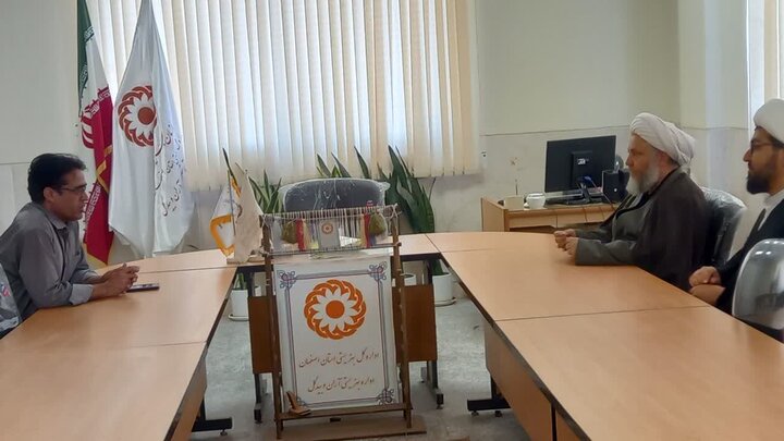 تصاویر/ حضورامام جمعه آران وبیدگل درجمع جوانان وکارکنان ادارات