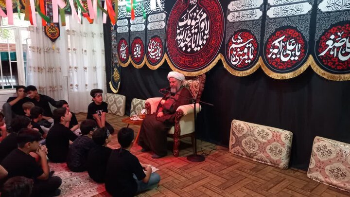 تصاویر/ حضورامام جمعه آران وبیدگل درجمع جوانان وکارکنان ادارات
