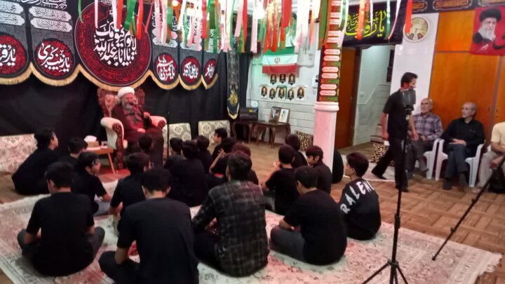 تصاویر/ حضورامام جمعه آران وبیدگل درجمع جوانان وکارکنان ادارات