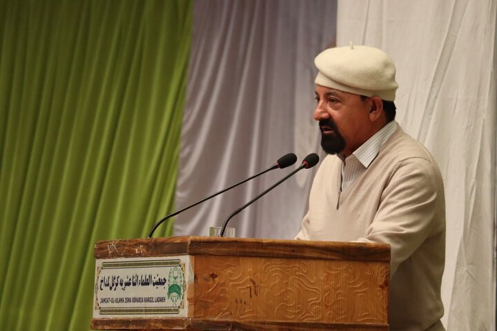 کرگل میں حجۃ الاسلام و المسلمین شیخ محمد حسین مقدس کی چار علمی تصانیف کی رونمائی