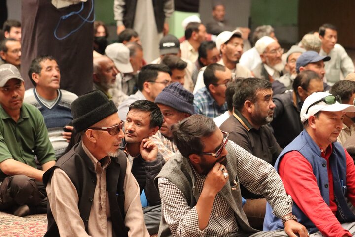 کرگل میں حجۃ الاسلام و المسلمین شیخ محمد حسین مقدس کی چار علمی تصانیف کی رونمائی