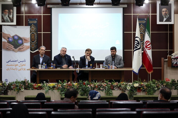 تصاویر/ نشست خبری مدیر کل و مدیر درمان تامین اجتماعی استان قم