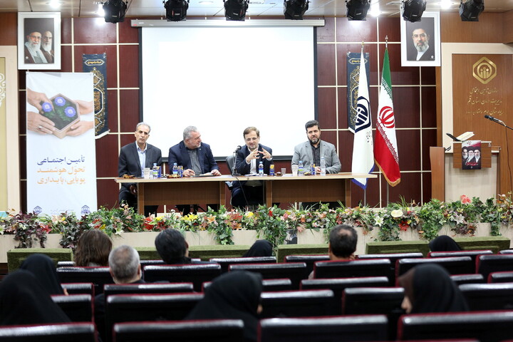 تصاویر/ نشست خبری مدیر کل و مدیر درمان تامین اجتماعی استان قم