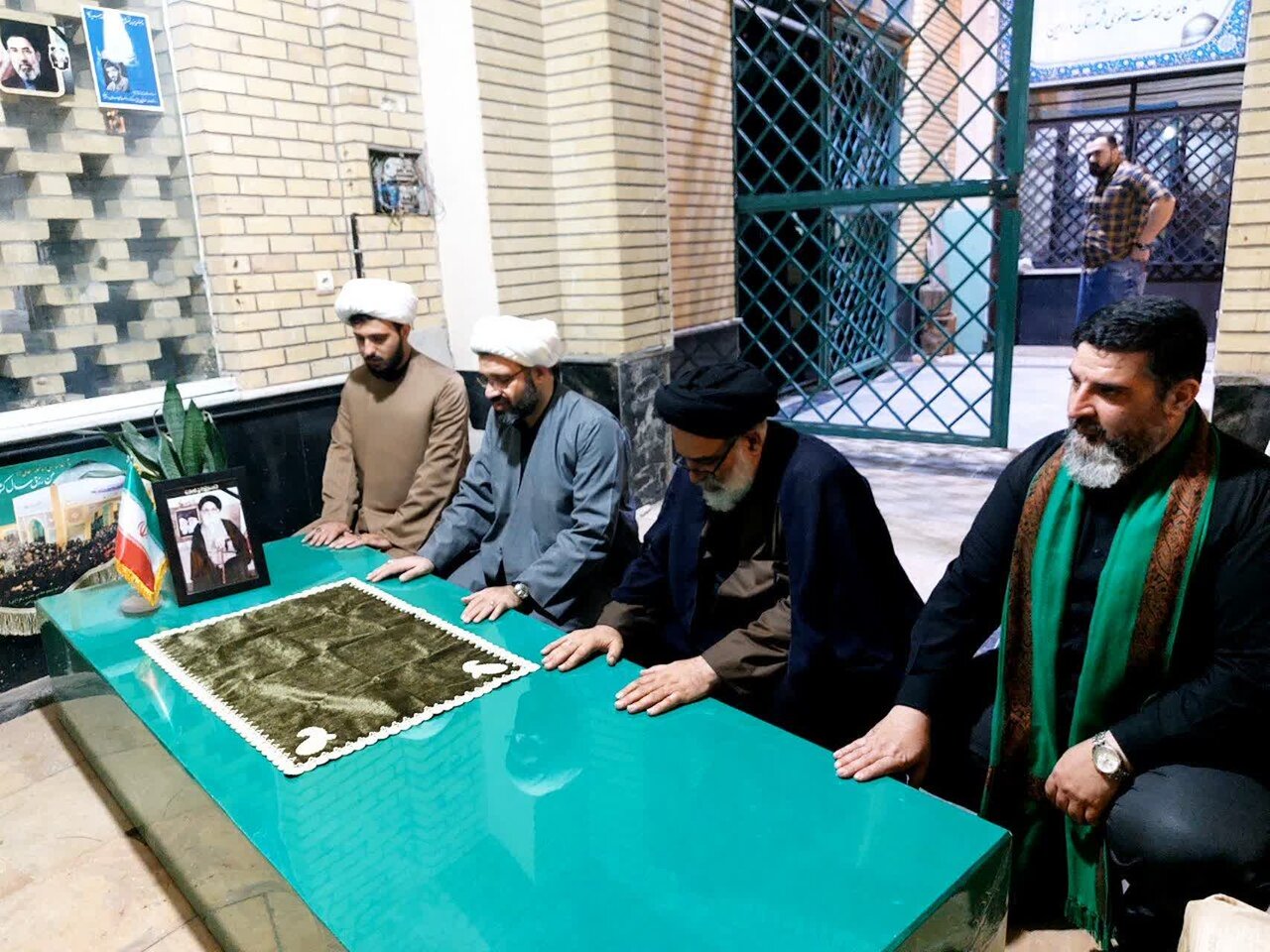 ادای احترام مدیرکل بقاع متبرکه کشور به مقام آیت‌الله محمودی گلپایگانی