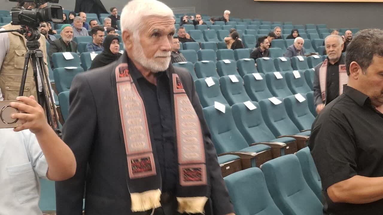 پیرغلامان دستگاه اباعبدالله الحسین(ع) نماد عینی تکریم هستند/ امروز دشمن از شهید خامنه‌ای بیشتر می‌ هراسد+تصاویر وفیلم