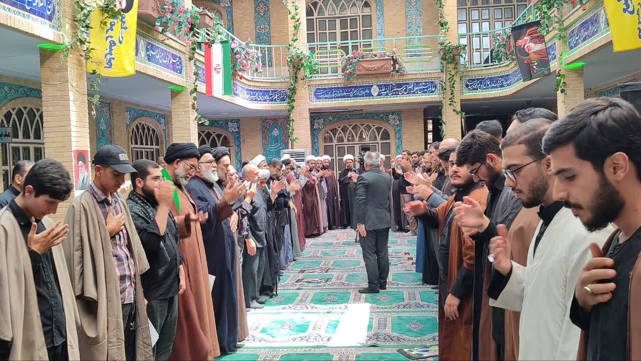 بزرگداشت رهبر شهید انقلاب و رونمایی از دست‌خط مبارک معظم‌له در مدرسه علمیه امام صادق