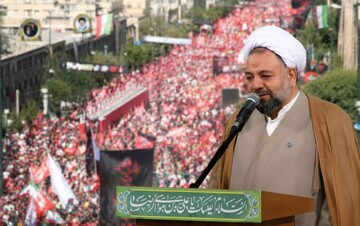 تشییع رهبر شهید «یوم‌الله» ماندگار تاریخ اسلام است/ حماسه وداع باید برای آیندگان روایت شود