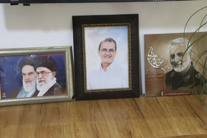 تصاویر/ حضور نماینده ولی فقیه در استان در منزل مرحوم شمشیربند، از فرماندهان دفاع مقدس