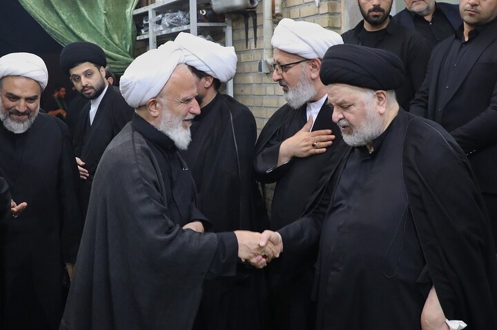 Cerimonia commemorativa del Leader martire della Umma da parte dell’Ayatollah Sistani a Qom