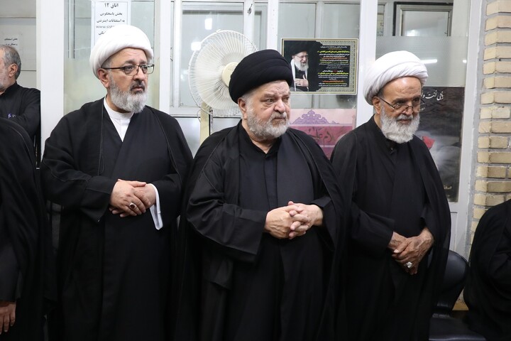 Cerimonia commemorativa del Leader martire della Umma da parte dell’Ayatollah Sistani a Qom
