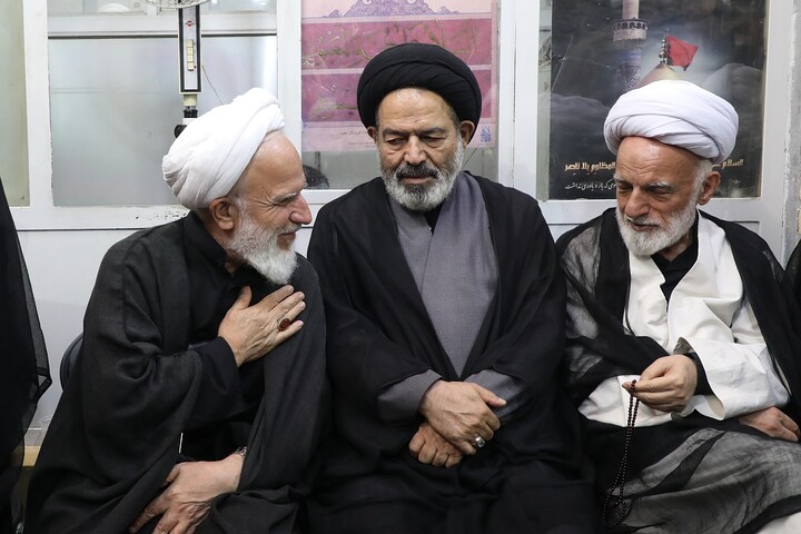 Cerimonia commemorativa del Leader martire della Umma da parte dell’Ayatollah Sistani a Qom