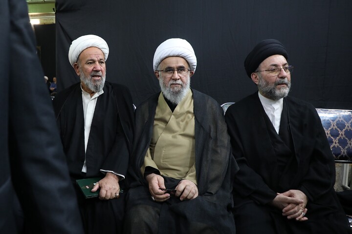 Cerimonia commemorativa del Leader martire della Umma da parte dell’Ayatollah Sistani a Qom