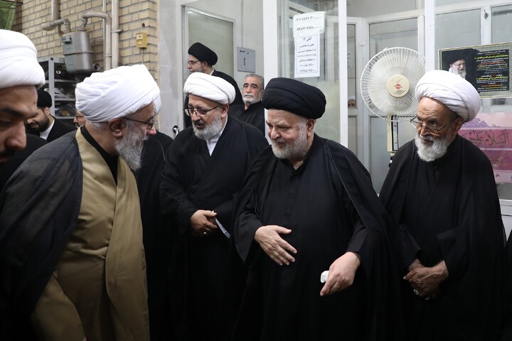 Cerimonia commemorativa del Leader martire della Umma da parte dell’Ayatollah Sistani a Qom
