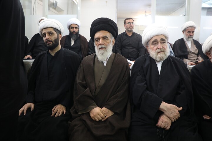 Cerimonia commemorativa del Leader martire della Umma da parte dell’Ayatollah Sistani a Qom