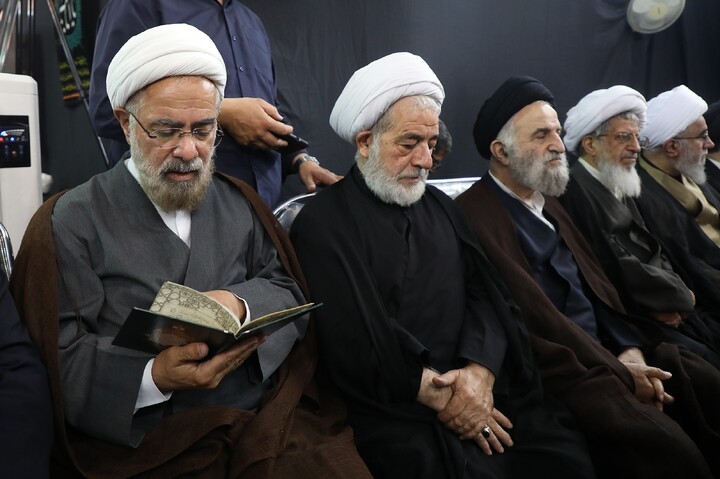Cerimonia commemorativa del Leader martire della Umma da parte dell’Ayatollah Sistani a Qom
