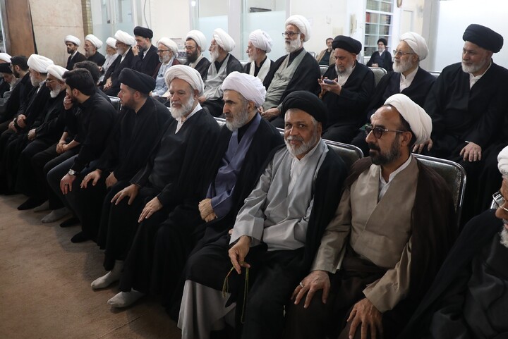 Cerimonia commemorativa del Leader martire della Umma da parte dell’Ayatollah Sistani a Qom