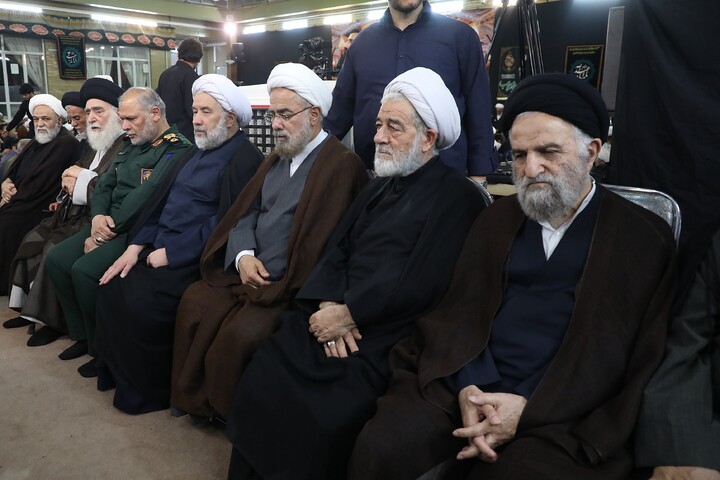 Cerimonia commemorativa del Leader martire della Umma da parte dell’Ayatollah Sistani a Qom