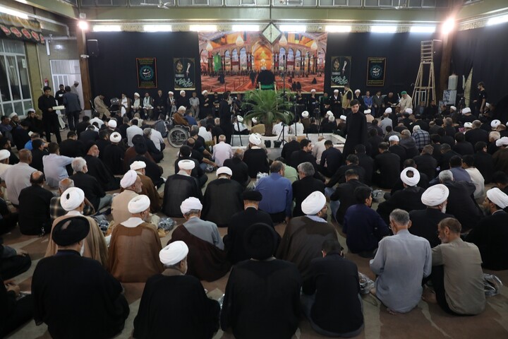 Cerimonia commemorativa del Leader martire della Umma da parte dell’Ayatollah Sistani a Qom