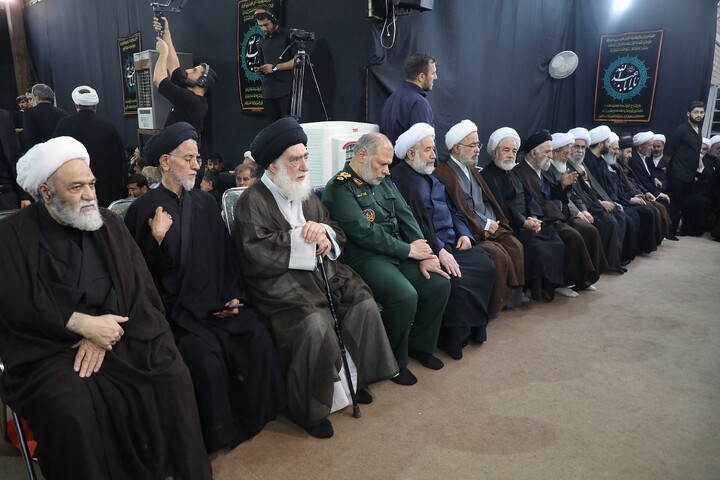 Cerimonia commemorativa del Leader martire della Umma da parte dell’Ayatollah Sistani a Qom
