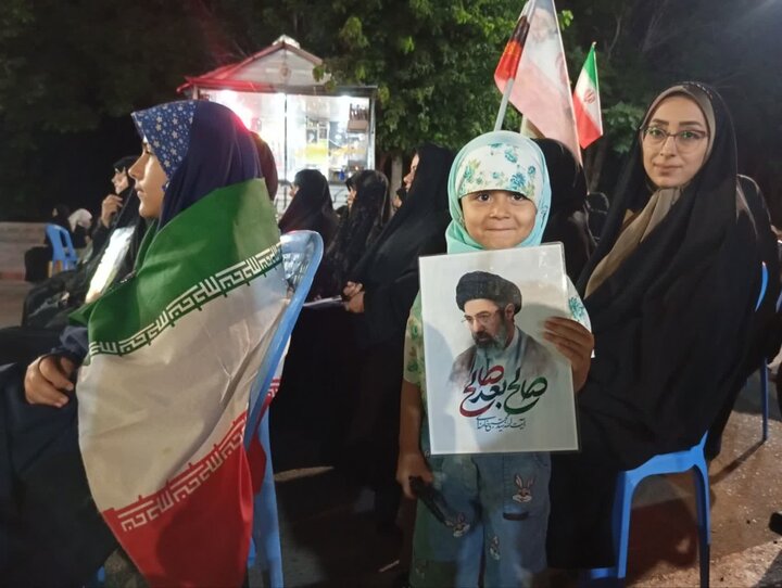تصاویر/ استمرار تجمعات شبانه شهروندان باروقی در تجدید میثاق با آرمان‌های انقلاب