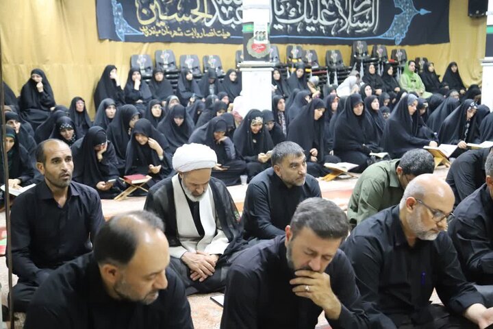 تصاویر/ محفل انس با قرآن کریم بمناسبت شهادت قائد اعظم، حضرت آیت الله خامنه‌ای در میاندوآب