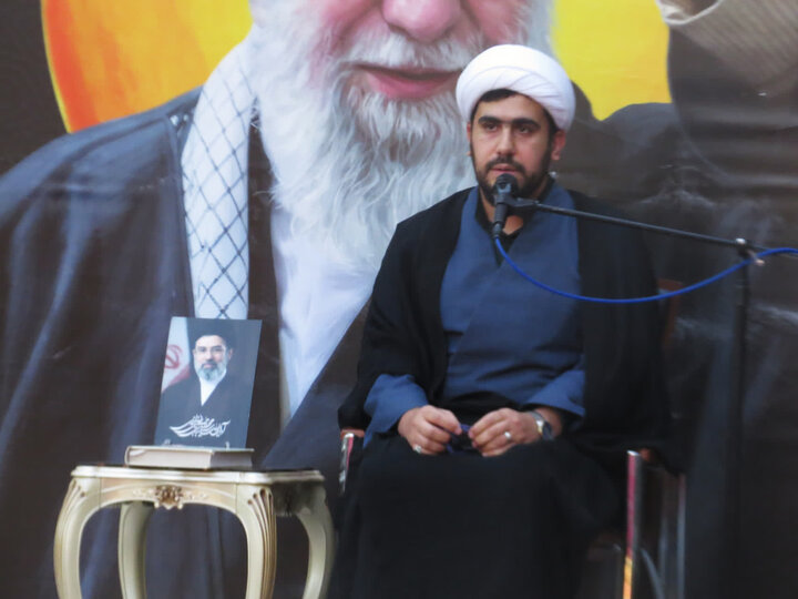 تصاویر/ مراسم بزرگداشت شهید حضرت آیت الله العظمی امام سید علی حسینی خامنه ای (ره) در مدرسه علمیه امام خمینی خوی