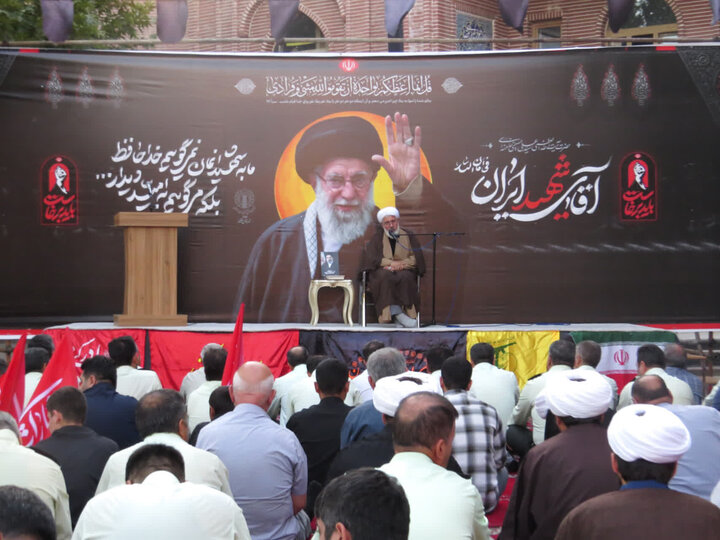 تصاویر/ مراسم بزرگداشت شهید حضرت آیت الله العظمی امام سید علی حسینی خامنه ای (ره) در مدرسه علمیه امام خمینی خوی