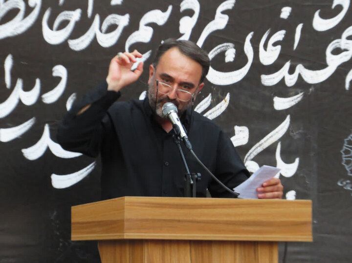 تصاویر/ مراسم بزرگداشت شهید حضرت آیت الله العظمی امام سید علی حسینی خامنه ای (ره) در مدرسه علمیه امام خمینی خوی