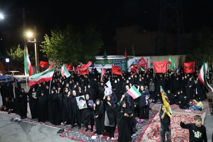 تصاویر/  تداوم حضور ماندگار مردم تکاب در حمایت از ایران اسلامی