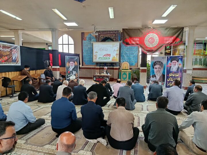 تصاویر/نشستی صمیمی نماینده ولی فقیه در استان مرکزی با کارکنان حوزه سلامت