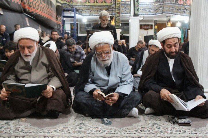 مراسم بزرگداشت قائد امت در مسجد اعظم شهر قنوات