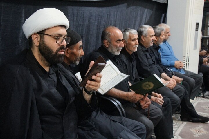 مراسم بزرگداشت قائد امت در مسجد اعظم شهر قنوات
